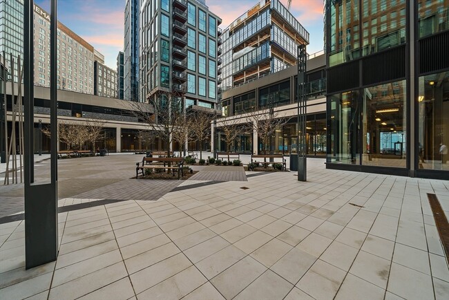 Building Photo - 135 Seaport Blvd