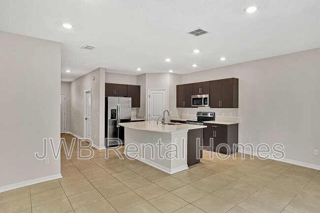 Building Photo - 330 Annies Pl