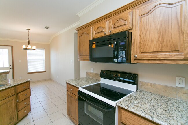 Foto del edificio - 16141 Rolling Meadows Dr