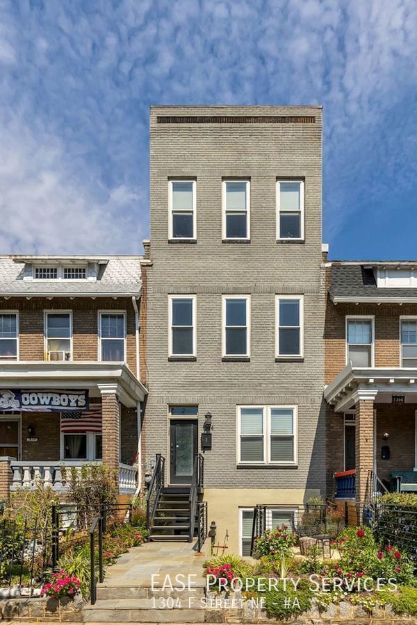 Building Photo - 1304 F St NE