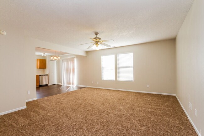 Building Photo - 708 Wheatgrass Dr