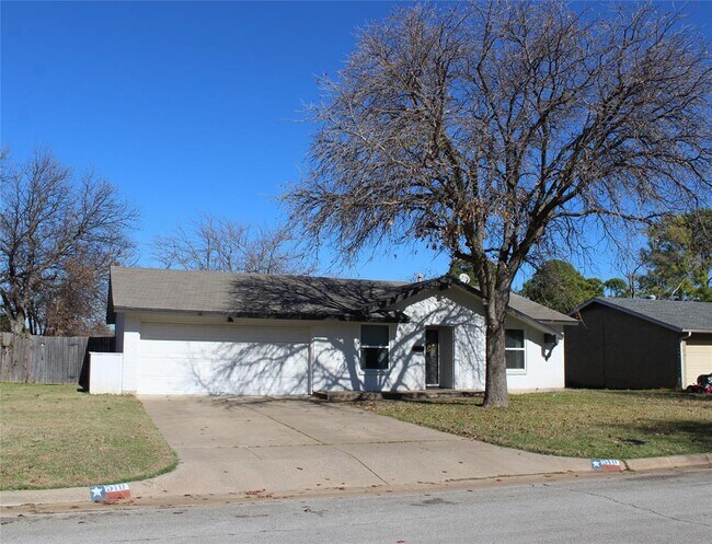 Building Photo - 510 Brownstone Dr