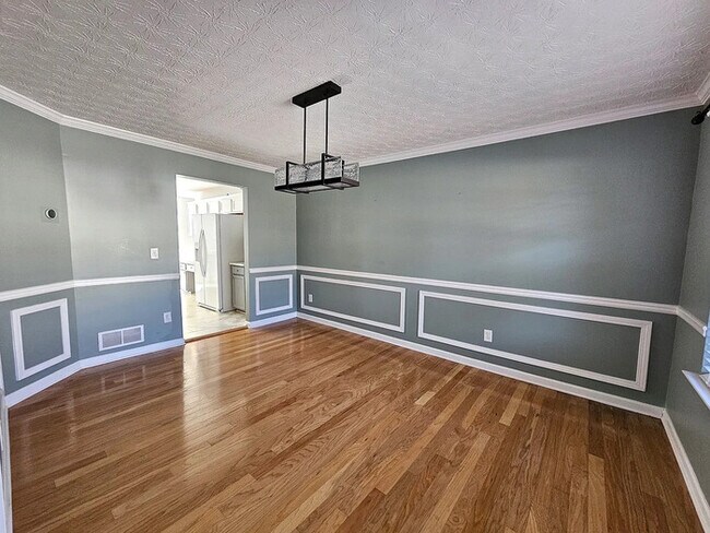 Building Photo - House
