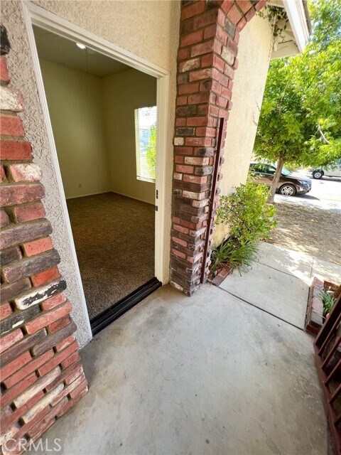 Building Photo - 39645 Breezy Meadow St