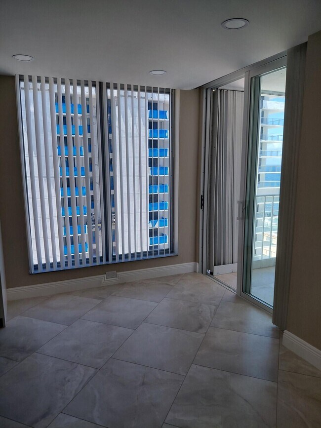 Foto del edificio - 1010 S Ocean Blvd