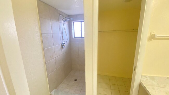 Foto del edificio - 5935 Forest Hill Blvd