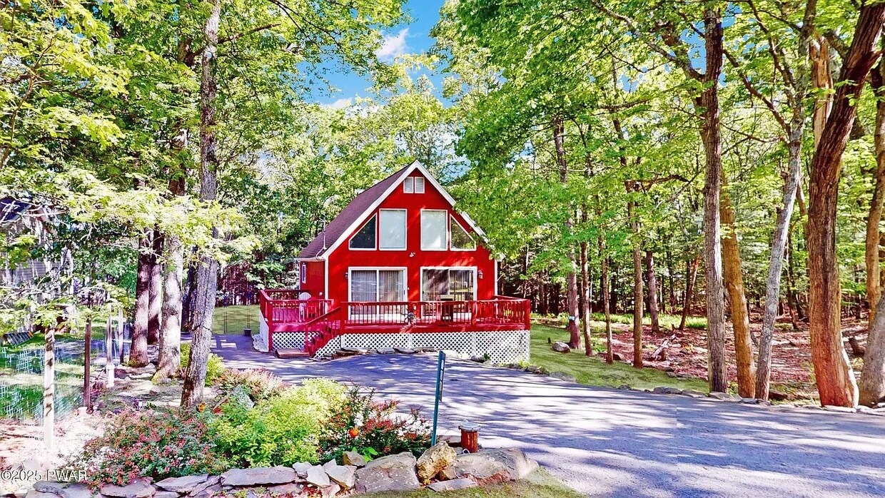 Primary Photo - 108 Tulip St