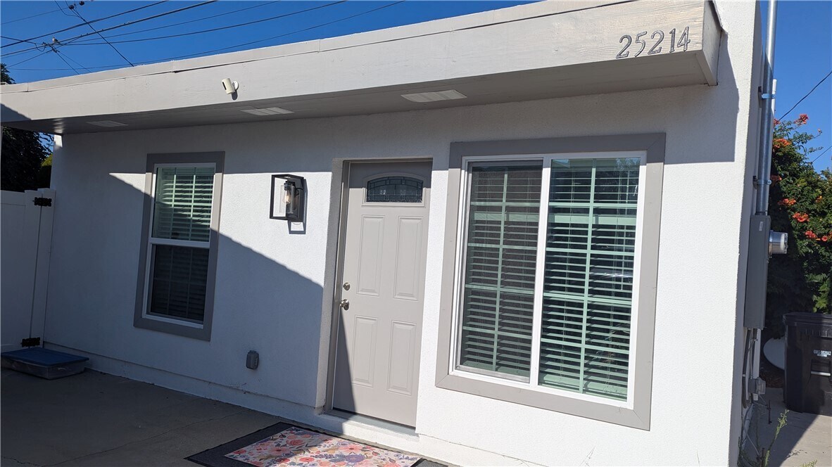 Foto principal - 25214 Oak St