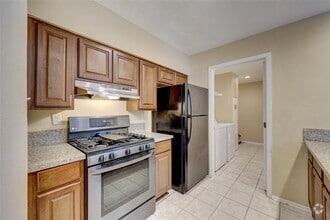 Building Photo - 709 Castle Ridge Rd