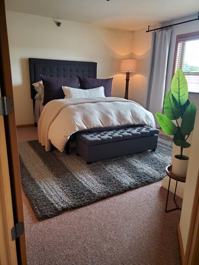 4984 Service Dr Unit 211, Goodview, MN 55987 Apartments Goodview, MN