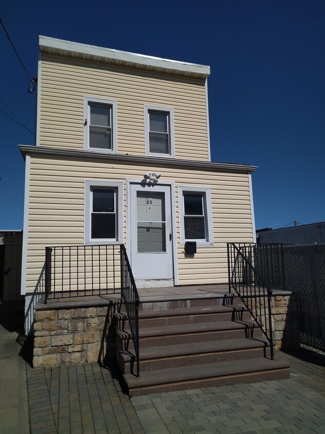 Primary Photo - 23 S Columbus Ave