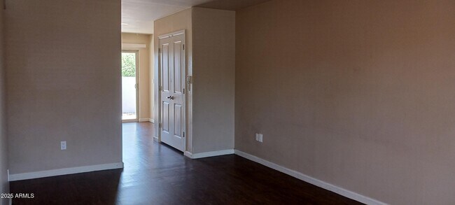 Foto del edificio - 17402 N 19th Ave