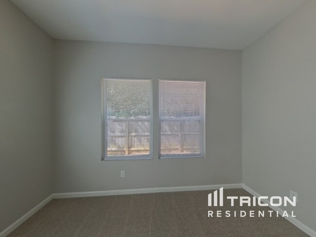 Building Photo - 625 Rook Rd