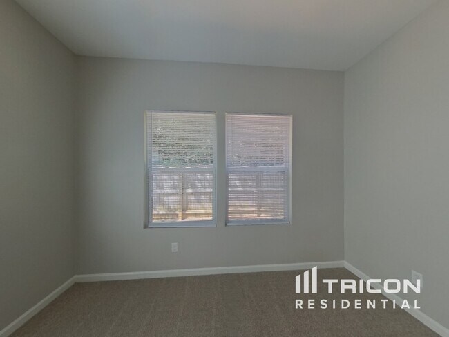 Foto del edificio - 625 Rook Rd