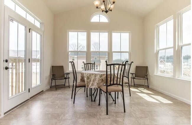 Foto del edificio - 10279 Benjamin Way