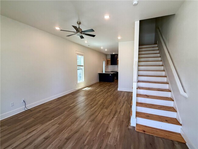 Foto del edificio - 1347 S Duncan Ave