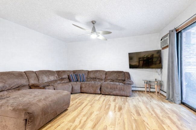 Building Photo - 15 Echo Ct