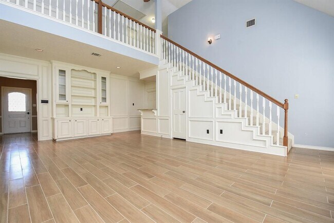 Foto del edificio - 17702 Oaksham Ln