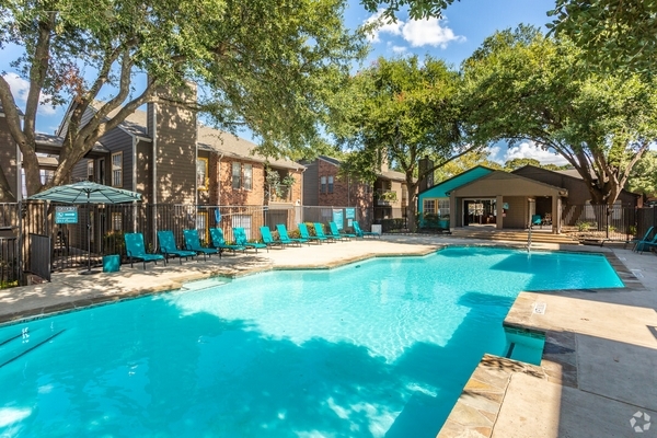 Swimming Pool & Club House - Acadia on the Lake Apartments