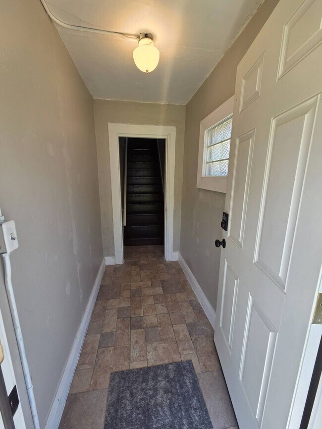 Foto del edificio - 3027 Fortune Ave