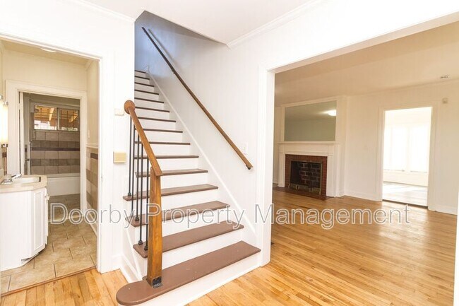 Foto del edificio - 356 Derby Cir