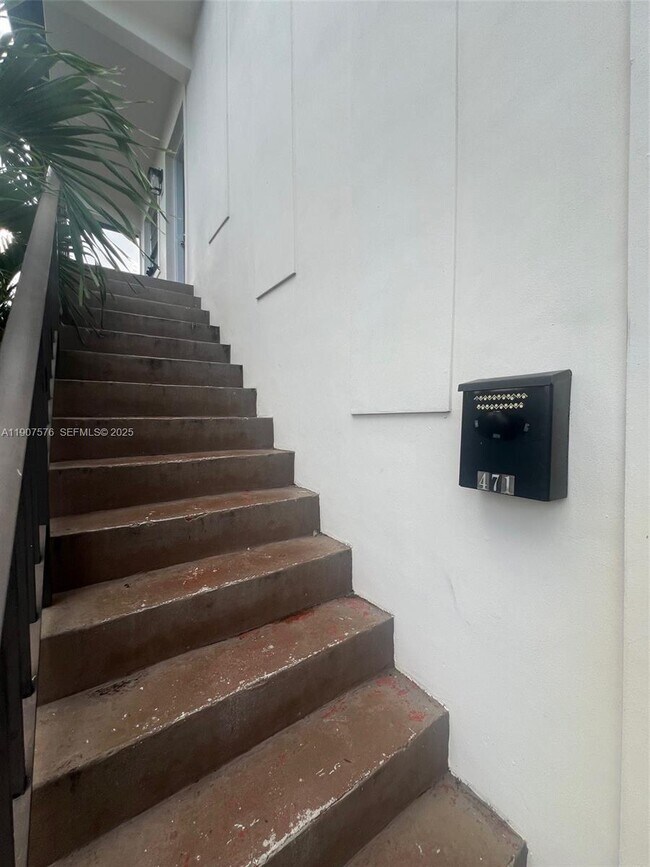 Foto del edificio - 471 E 13th St