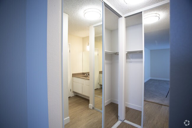 3HAB, 2BA-1,005 ft² - Tarzana Terraces