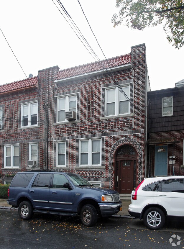 Primary Photo - 1857 Colden Ave