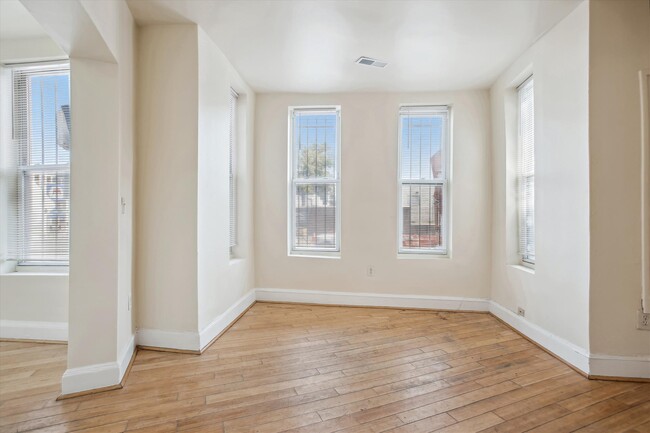 Building Photo - 1209 6th St NE