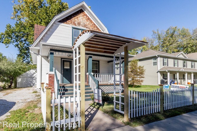 Building Photo - 4 br, 2 bath Apartment - 1405 Windsor