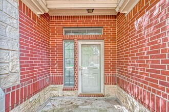 Building Photo - 5526 Hazel Berry Way