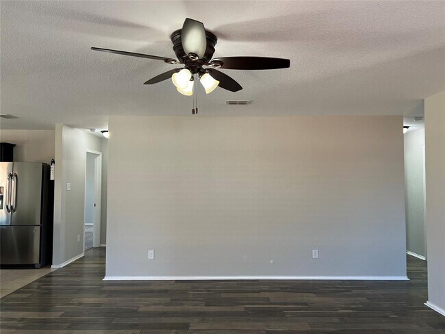 Foto del edificio - 1427 Swan Ridge Dr