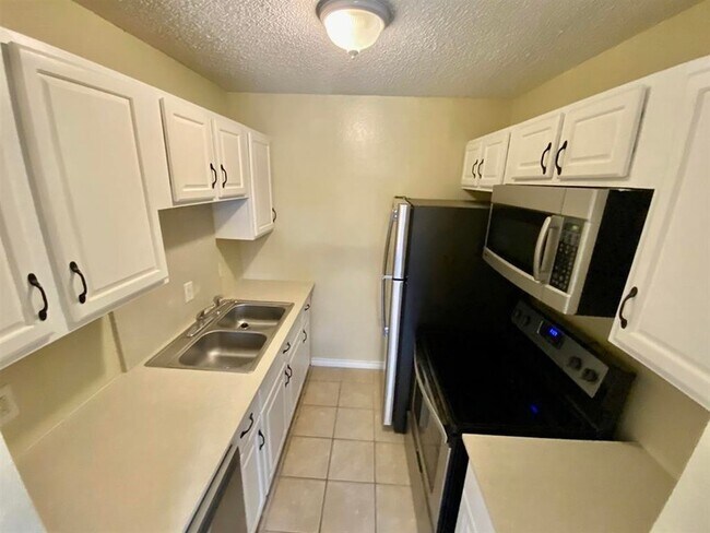 Foto del edificio - 6801 Camden Ln