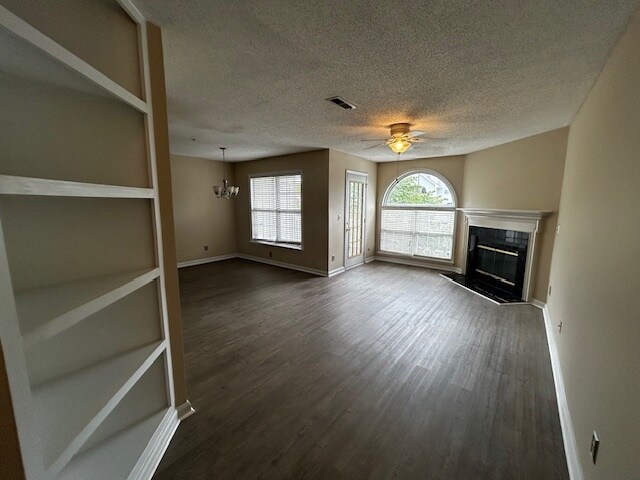 Foto del edificio - 5012 Lawndale Dr
