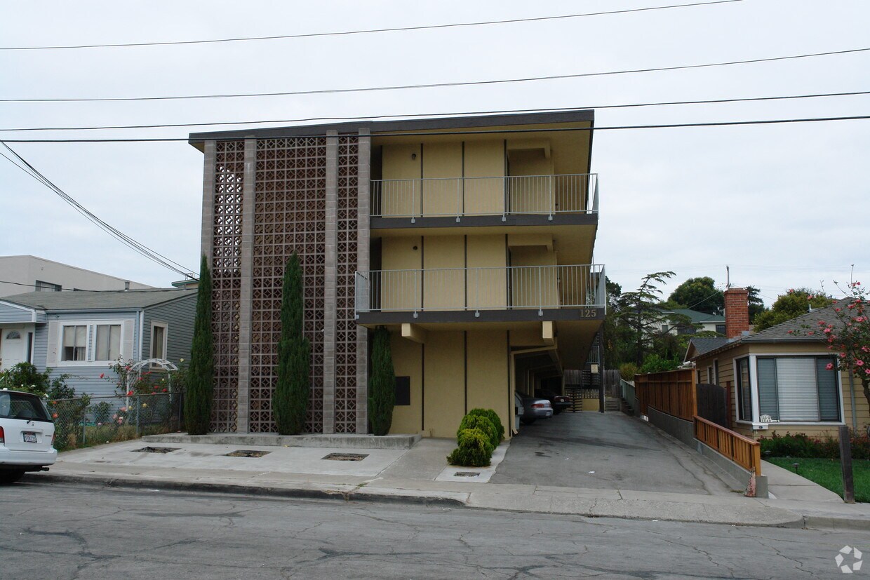 Building Photo - 125 San Marco Ave