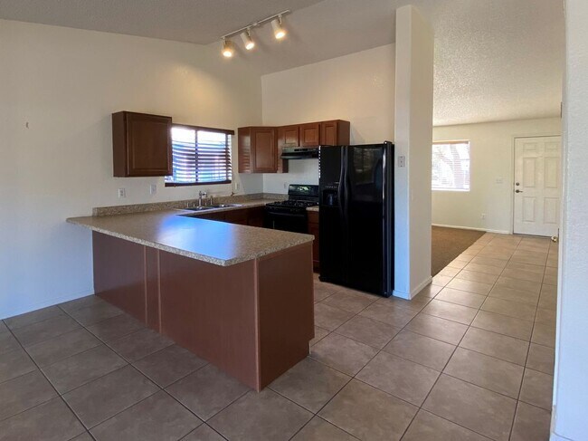 Foto del edificio - 1742 W Chardonnay Dr