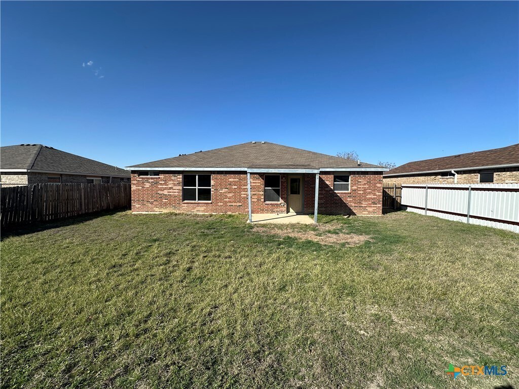 Primary Photo - 3606 Lakecrest Dr