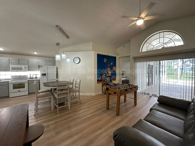 Foto del edificio - 1009 Lake Davenport Blvd