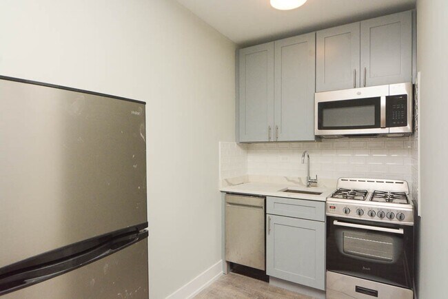 Foto del edificio - 533 W Belmont Ave