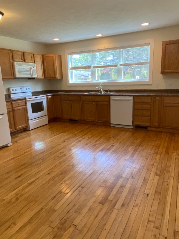 Building Photo - 3761 N Four Mile Rd