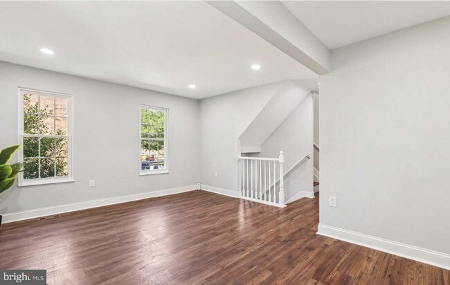 Building Photo - 7081 Leewood Forest Dr