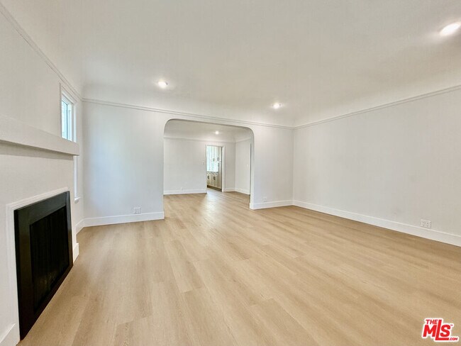 Foto del edificio - 1221 West Blvd