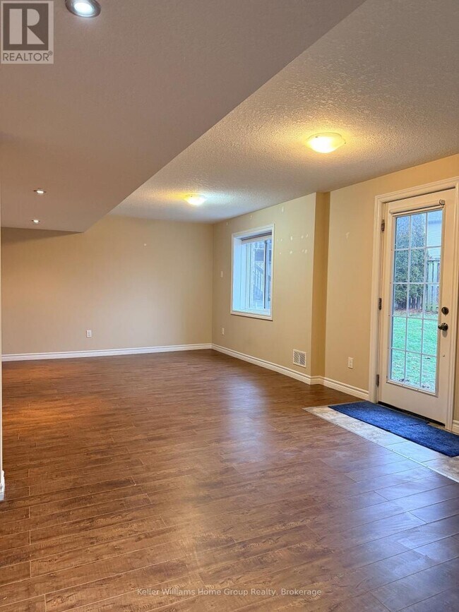 Building Photo - 147 Fleming Rd