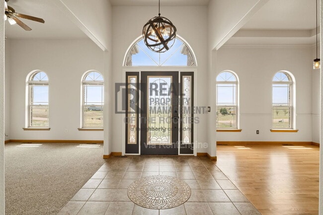 Building Photo - 3348 Hales Ranch Rd