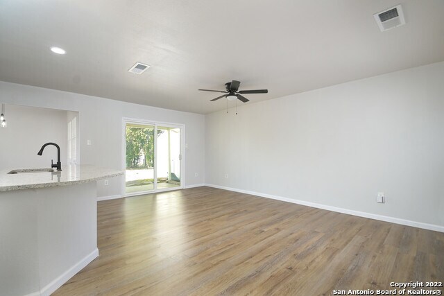 Building Photo - 1411 San Andreas St
