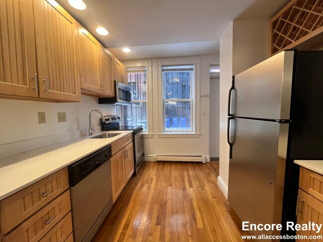 Building Photo - 195 Commonwealth Ave