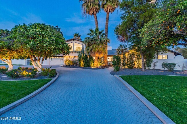 Foto del edificio - 5901 N Quail Run Rd