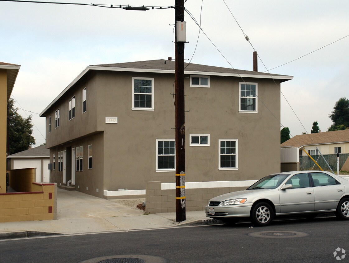 Primary Photo - 12443 Grevillea Ave