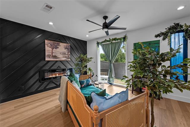 Foto del edificio - 5803 Riverside Dr