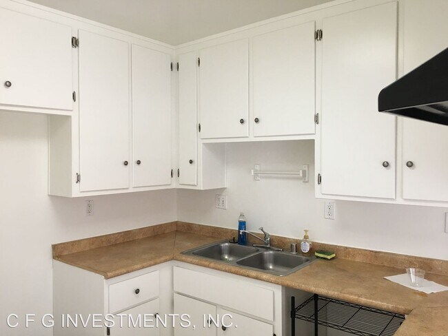 Foto del edificio - 3 br, 2 bath Apartment - 3221 W Cabot Dr. #1
